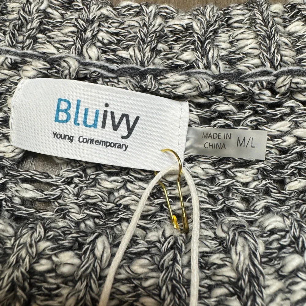 NWT Bluivy Young Contemporary Women's Gray Speckled Knit‎ Sweater M/L